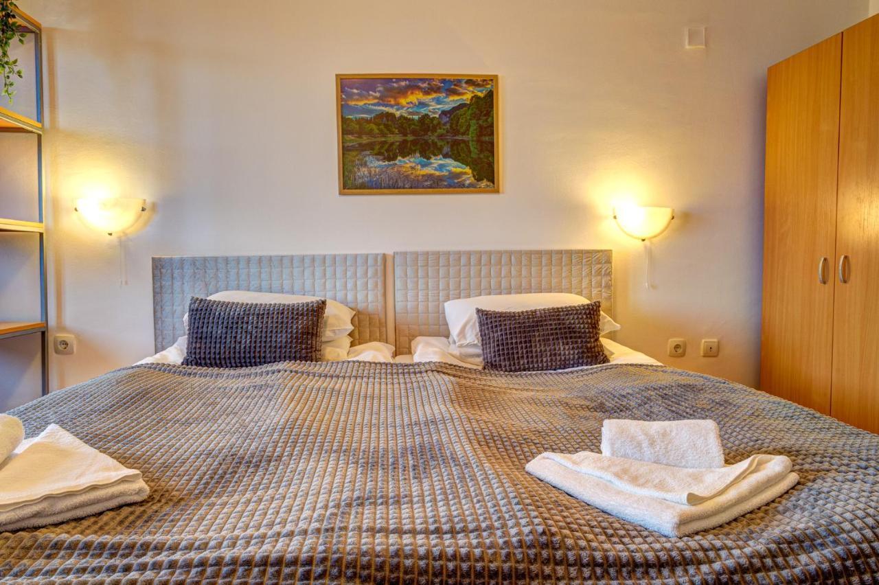 Aparthotel Silver Hills Free Parking Смолян Екстериор снимка