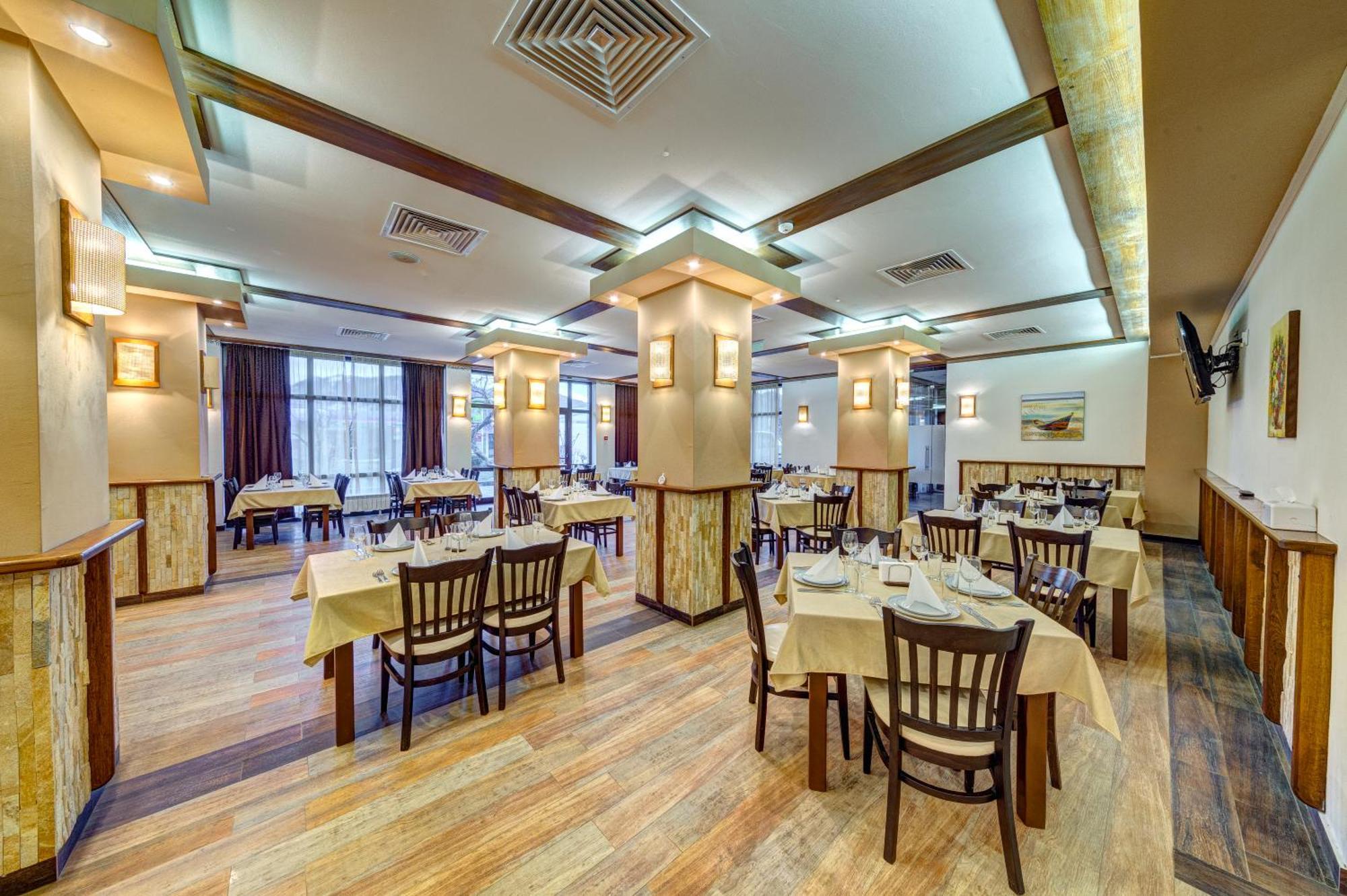 Aparthotel Silver Hills Free Parking Смолян Екстериор снимка